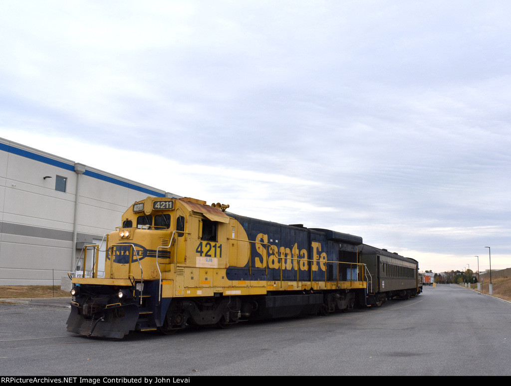 Restored Santa Fe locomotive on SMS Pureland Shops & Complex Tour train ride